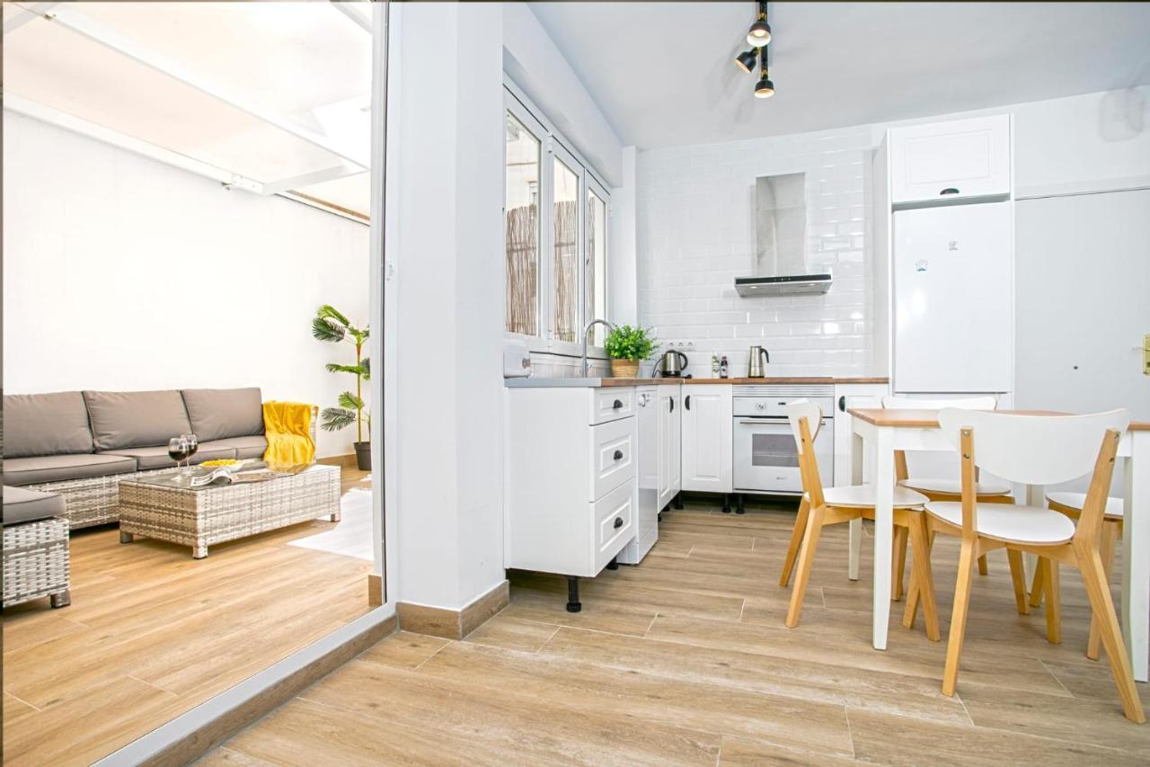 Precioso Apartamento Con Patio มาลากา ภายนอก รูปภาพ