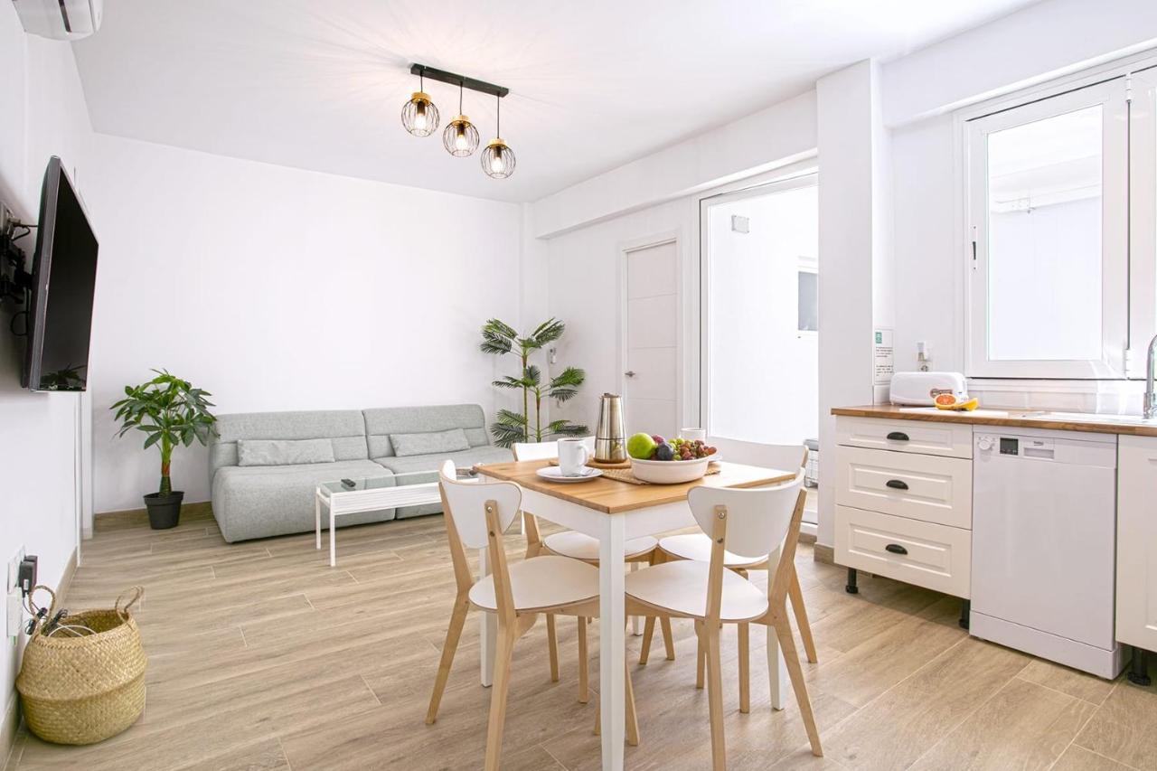 Precioso Apartamento Con Patio มาลากา ภายนอก รูปภาพ