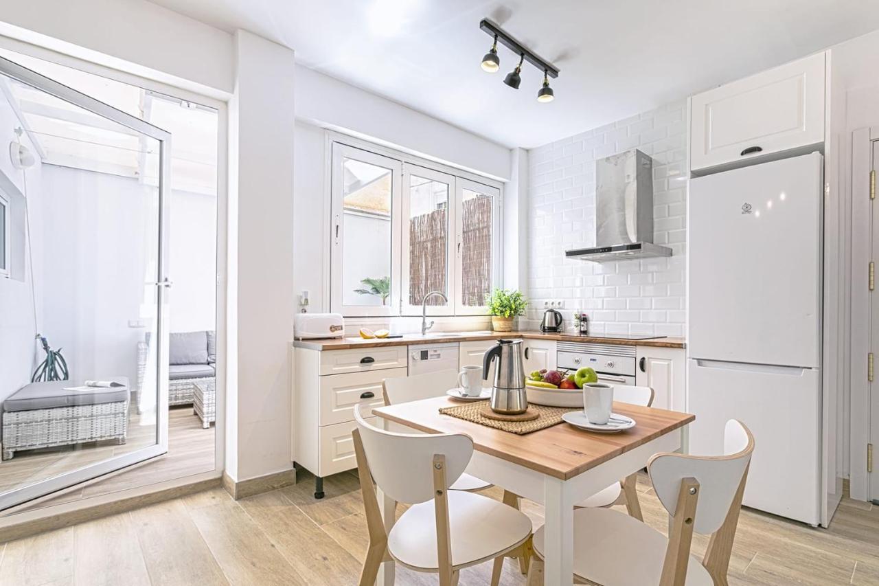 Precioso Apartamento Con Patio มาลากา ภายนอก รูปภาพ
